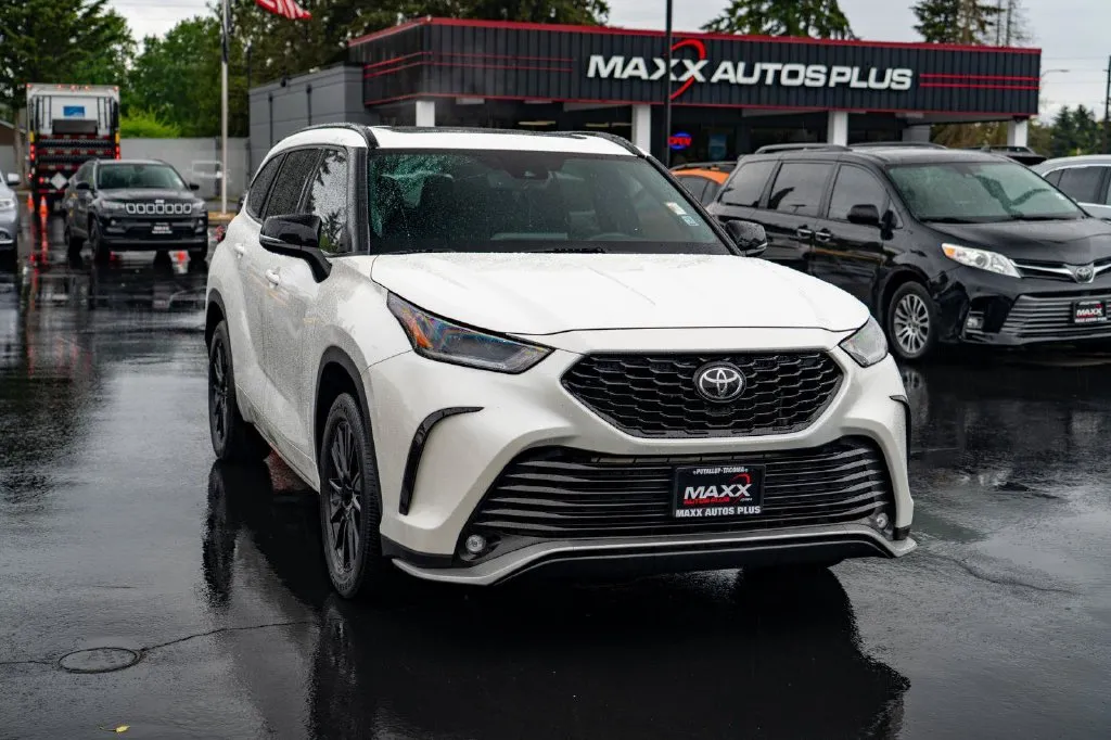 Toyota Highlander photo 2