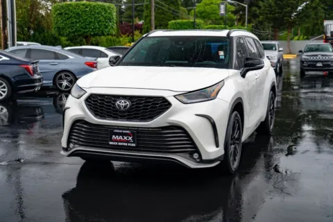 More photos of 2021 Toyota Highlander XSE at Maxx Autos Plus Puyallup, WA