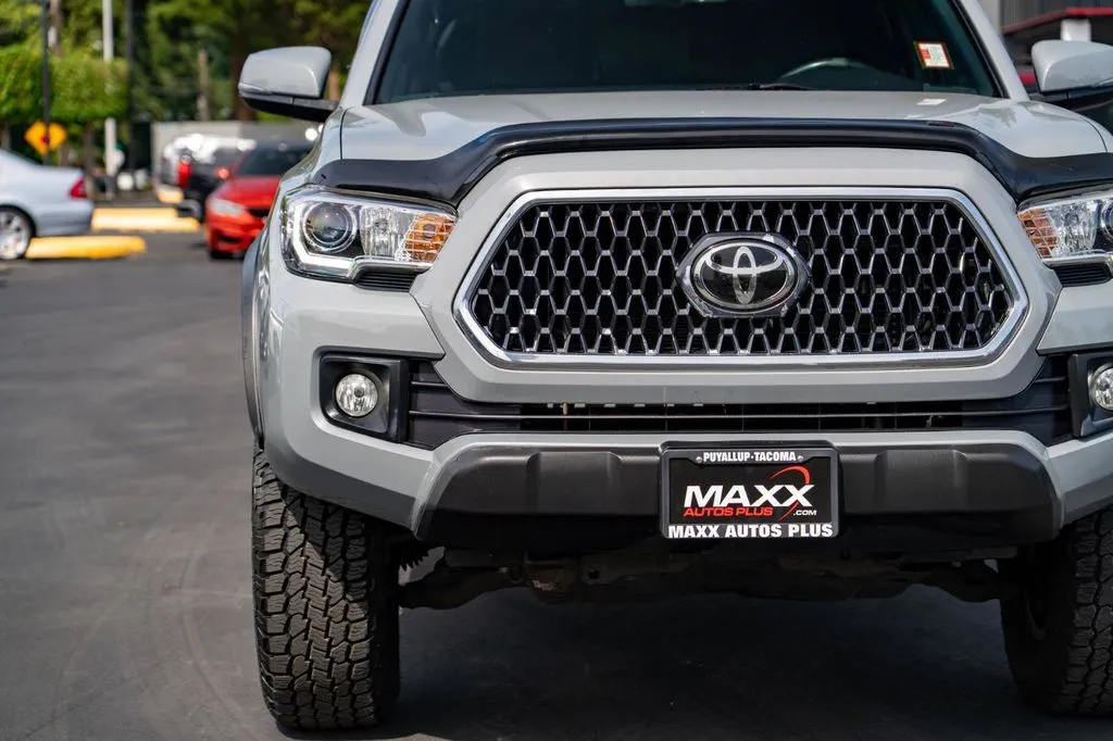 Toyota Tacoma photo 5