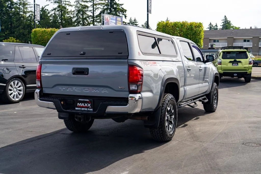 Toyota Tacoma photo 10
