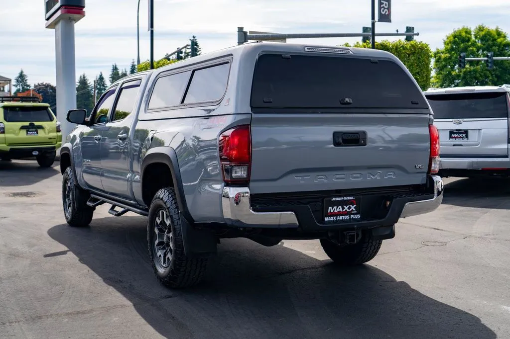 Toyota Tacoma photo 12