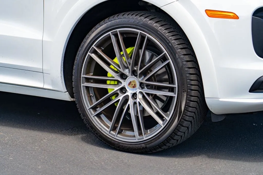 Porsche Cayenne photo 8