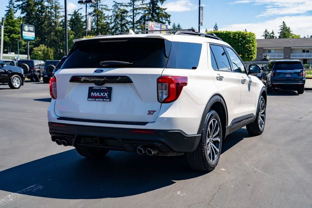 Ford Explorer photo 10