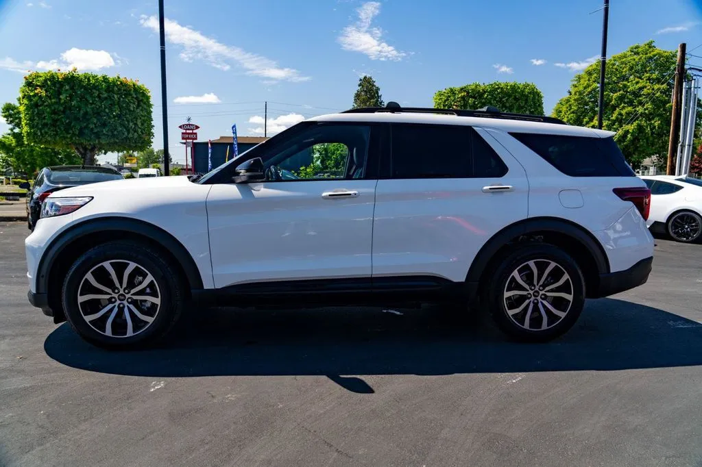 Ford Explorer photo 14