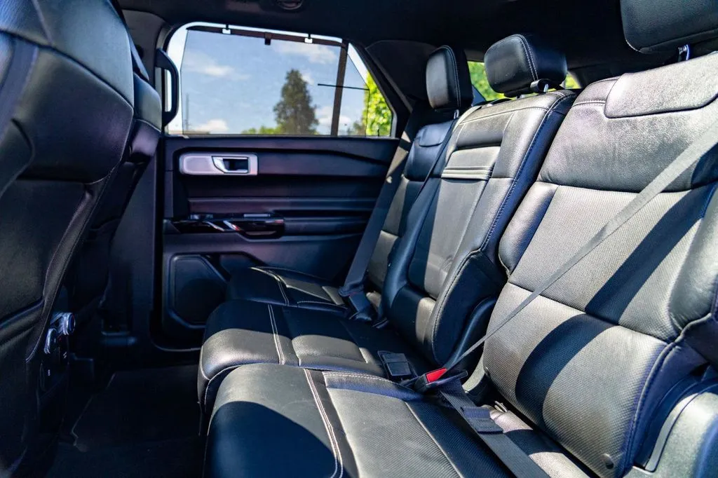 Ford Explorer photo 27