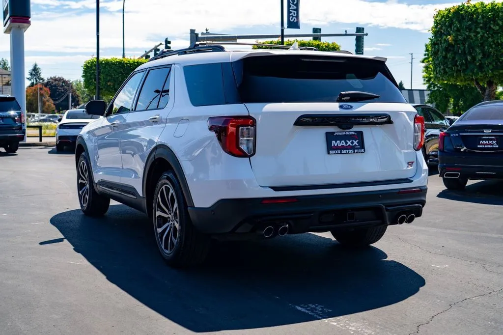 Ford Explorer photo 12