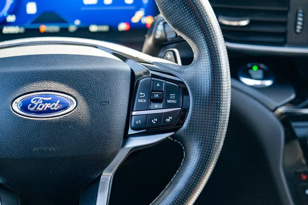 Ford Explorer photo 21
