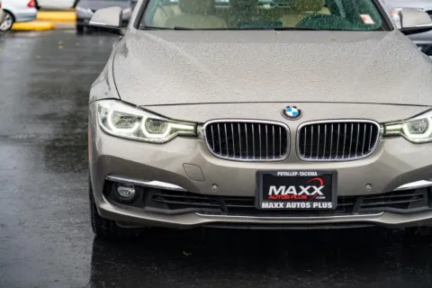 More photos of 2018 BMW 3 Series 330i at Maxx Autos Plus Puyallup, WA