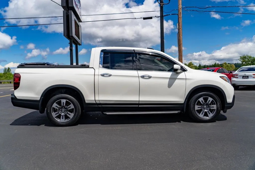 Honda Ridgeline photo 8