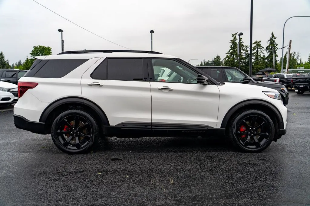 Ford Explorer photo 7