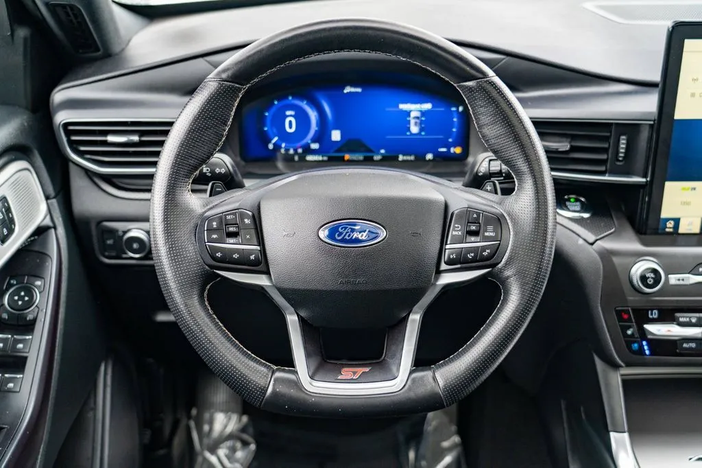 Ford Explorer photo 23