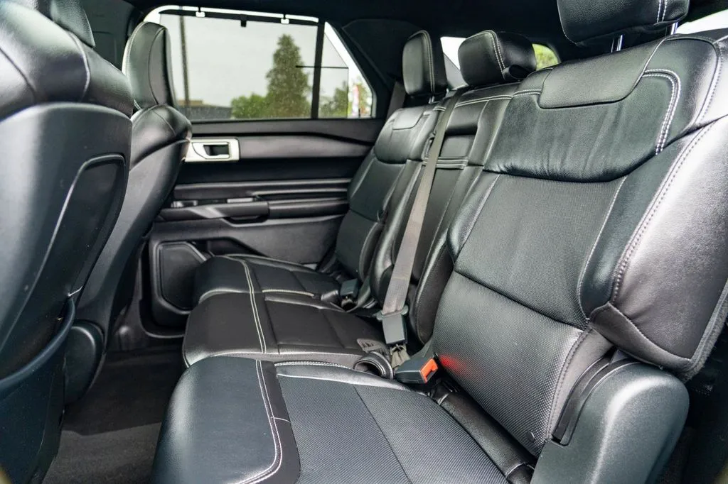 Ford Explorer photo 20