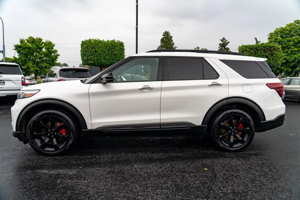 Ford Explorer photo 14