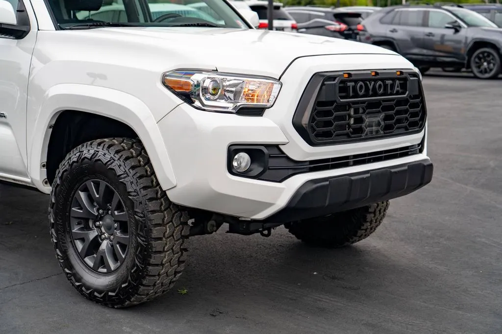 Toyota Tacoma photo 7