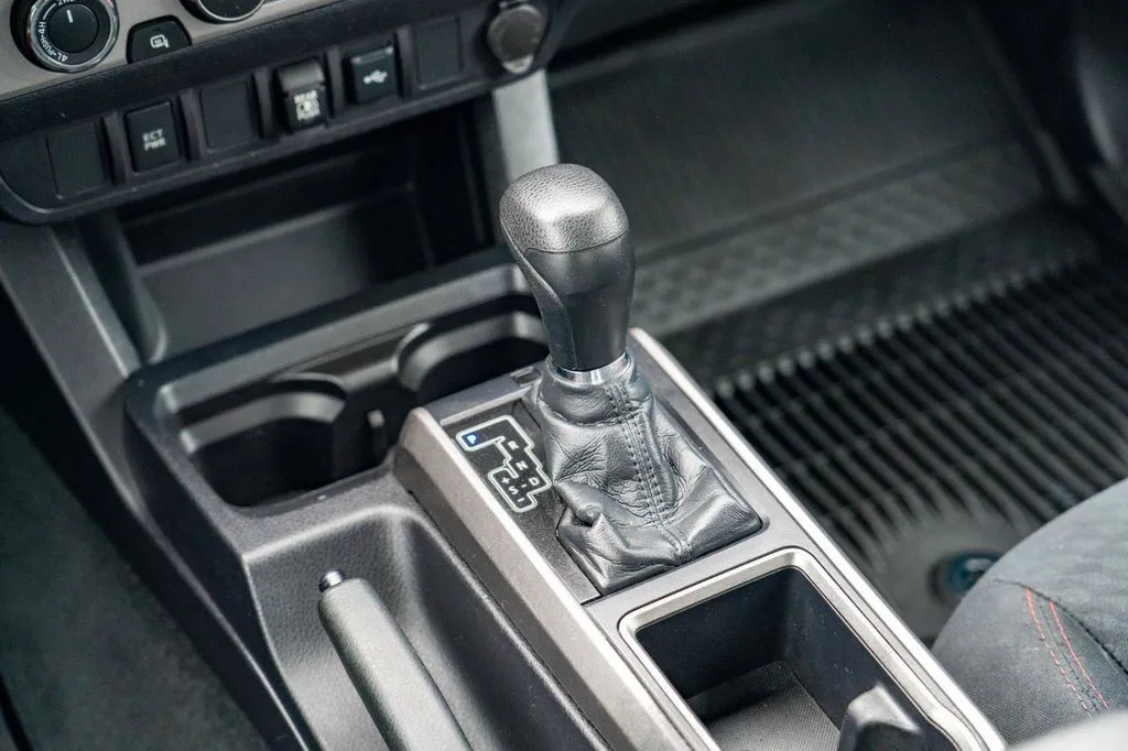 Toyota Tacoma photo 25