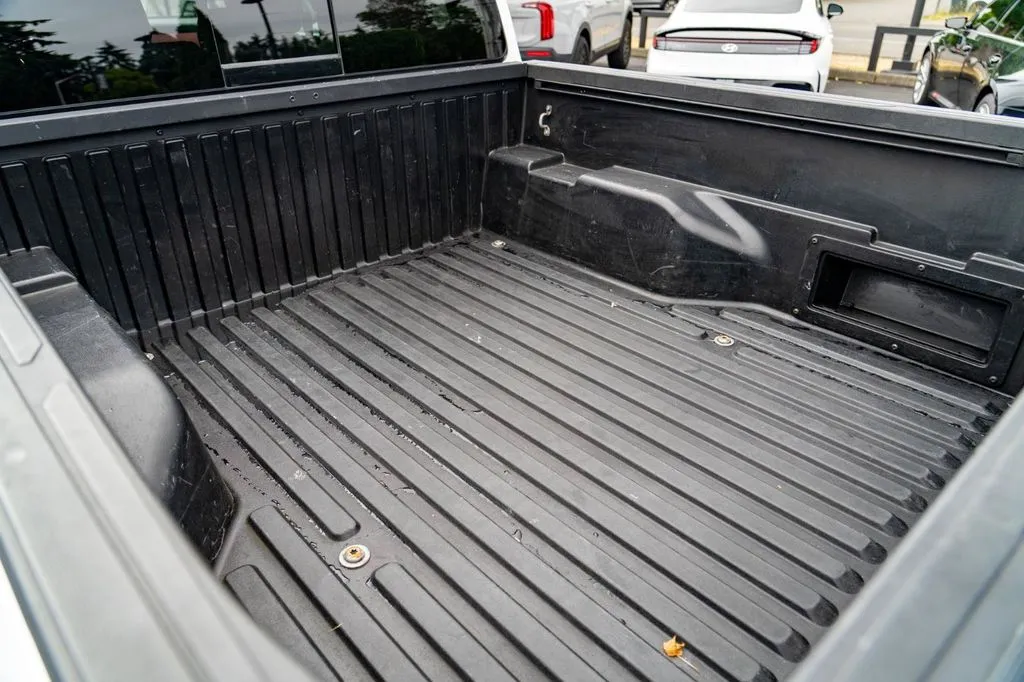 Toyota Tacoma photo 27