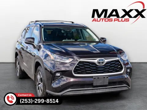 Brown 2021 Toyota Highlander XLE for sale in Puyallup, WA