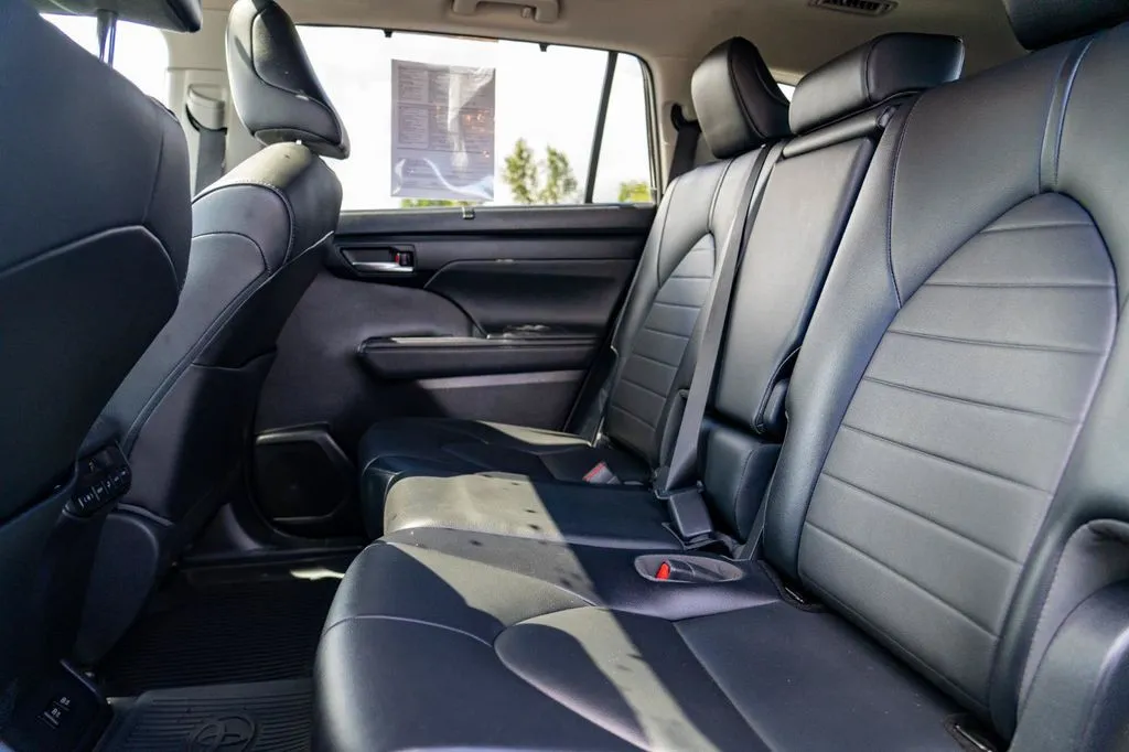 Toyota Highlander photo 17