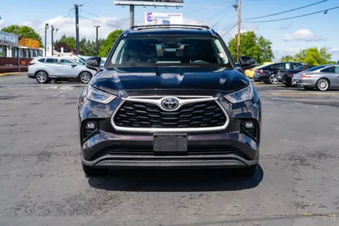 Another view of 2021 Toyota Highlander XLE for sale in Puyallup, WA at Maxx Autos Plus Puyallup