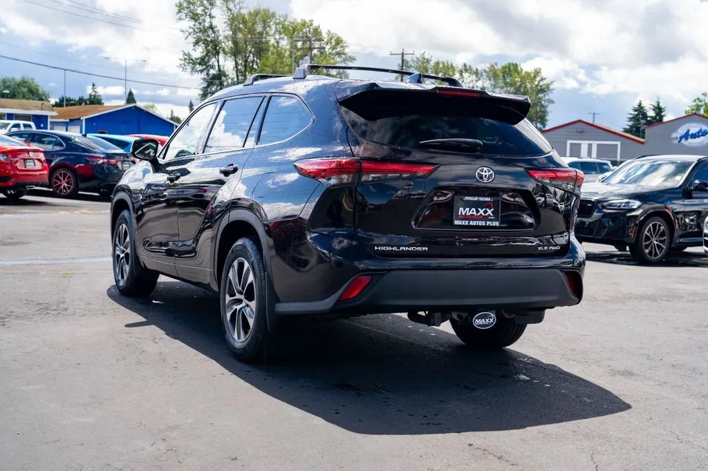 Toyota Highlander photo 11