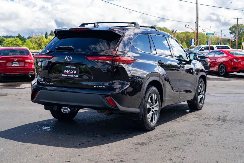 Toyota Highlander photo 9