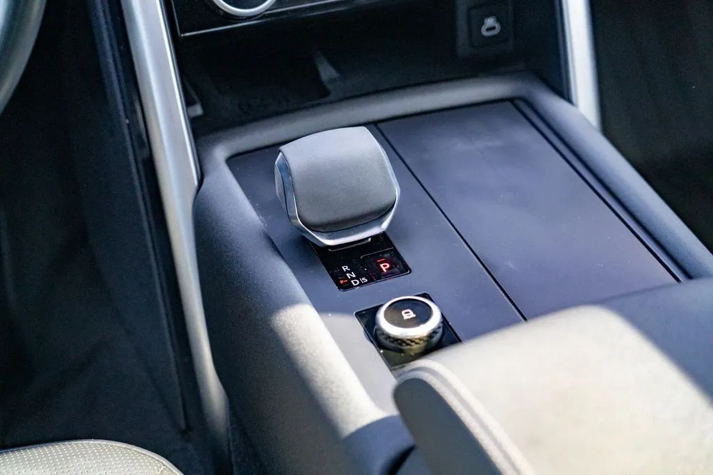 Land Rover Discovery photo 24