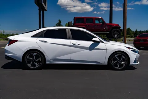 More photos of 2022 Hyundai Elantra SEL at Maxx Autos Plus Puyallup, WA