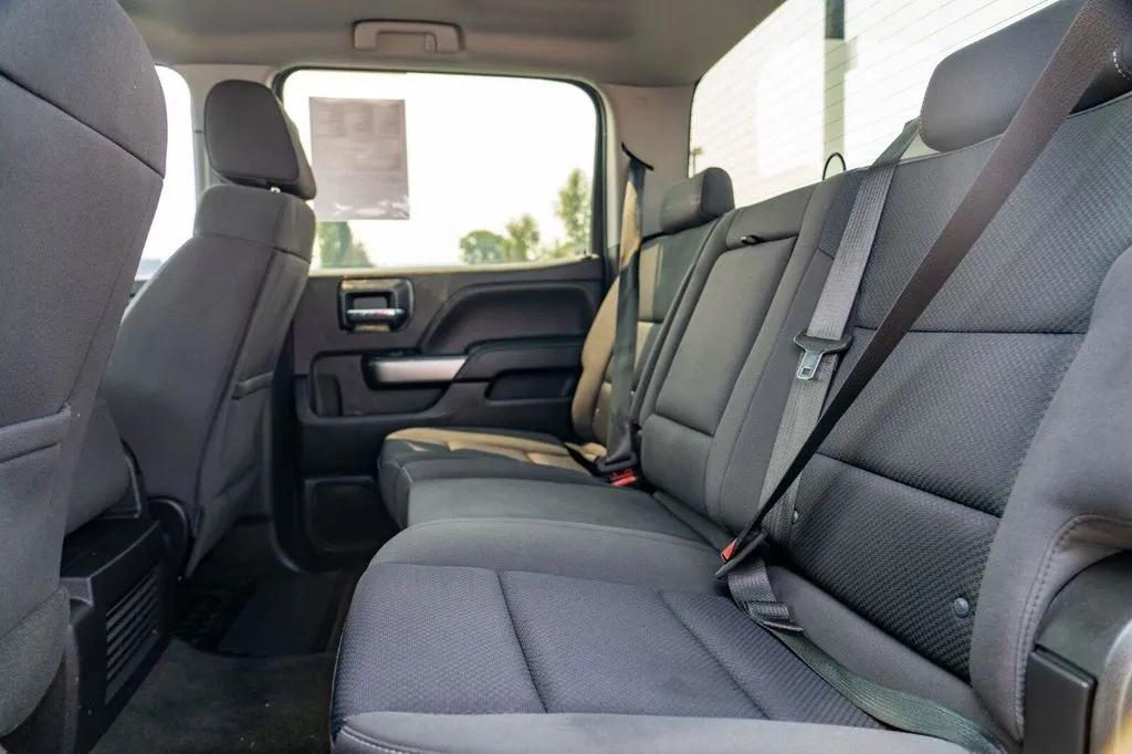 Chevrolet Silverado photo 16
