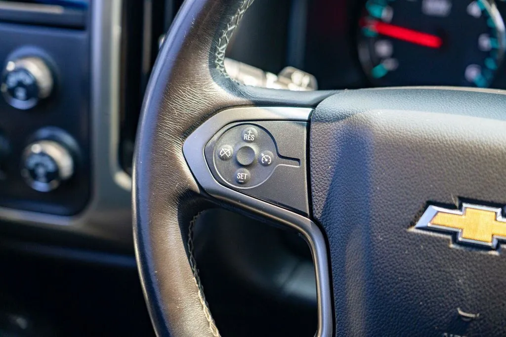 Chevrolet Silverado photo 22