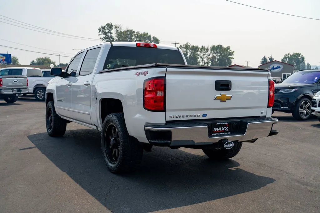 Chevrolet Silverado photo 11