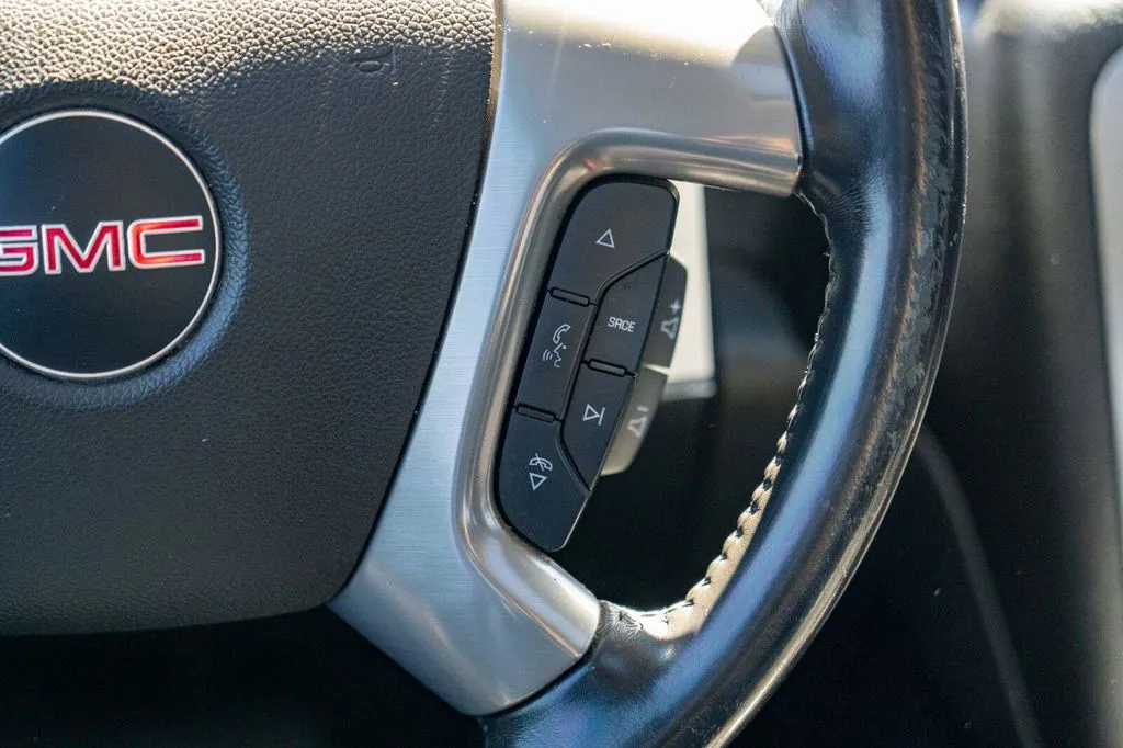 GMC Sierra photo 18