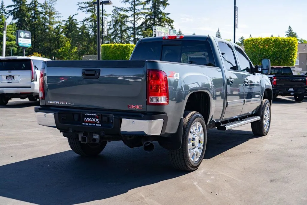 GMC Sierra photo 8