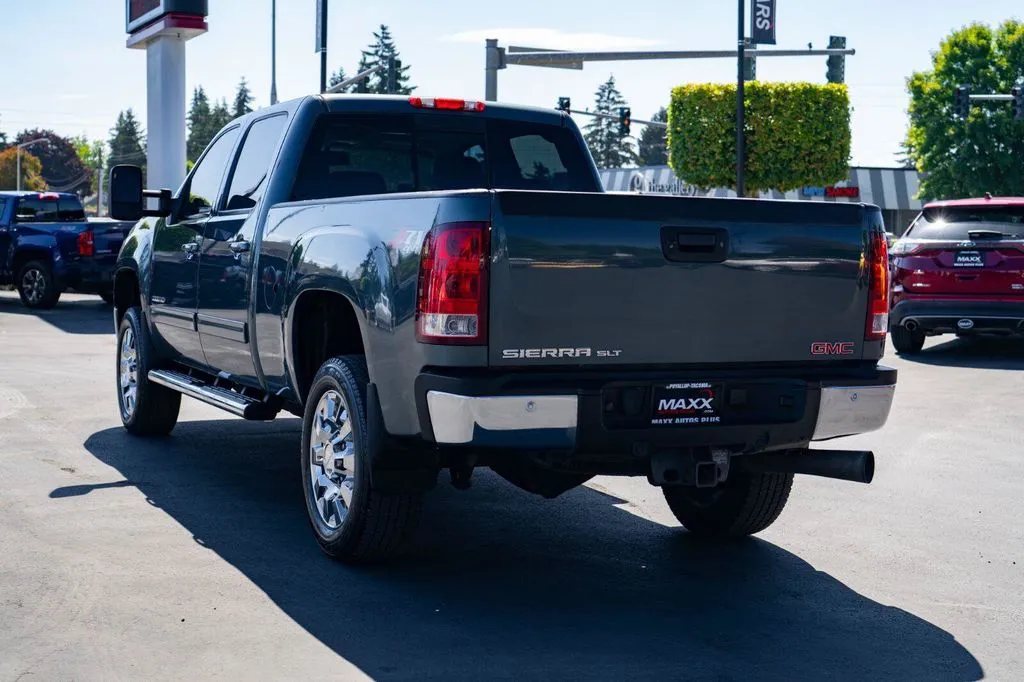GMC Sierra photo 10