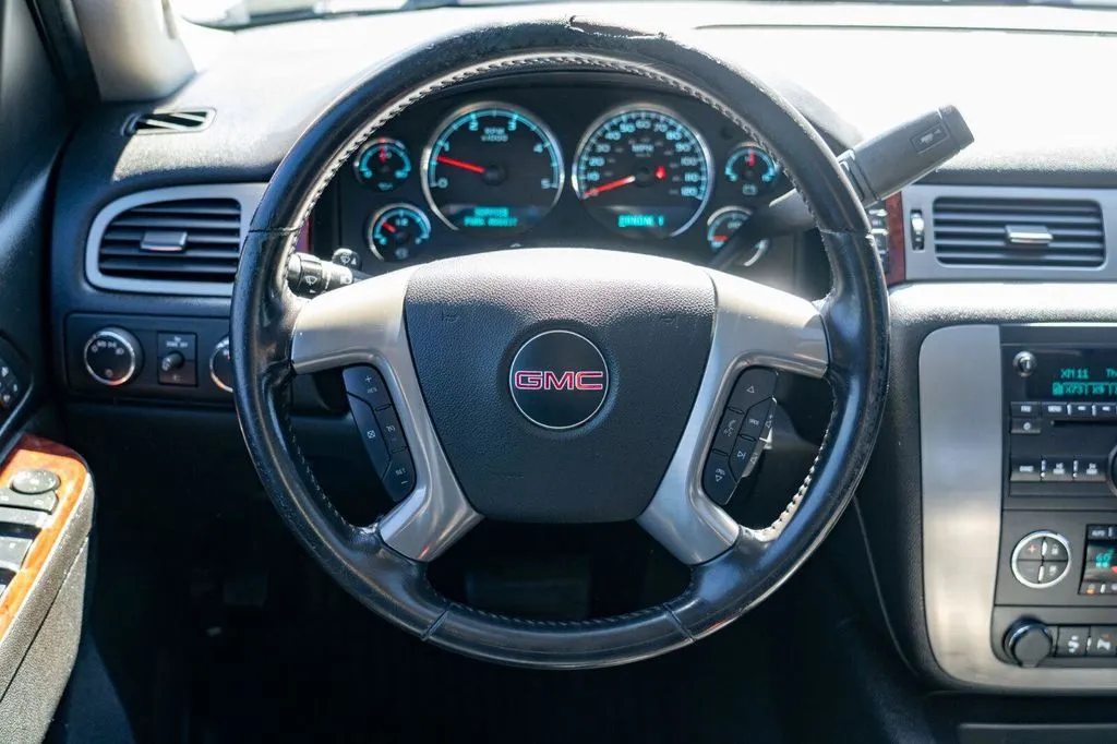GMC Sierra photo 16
