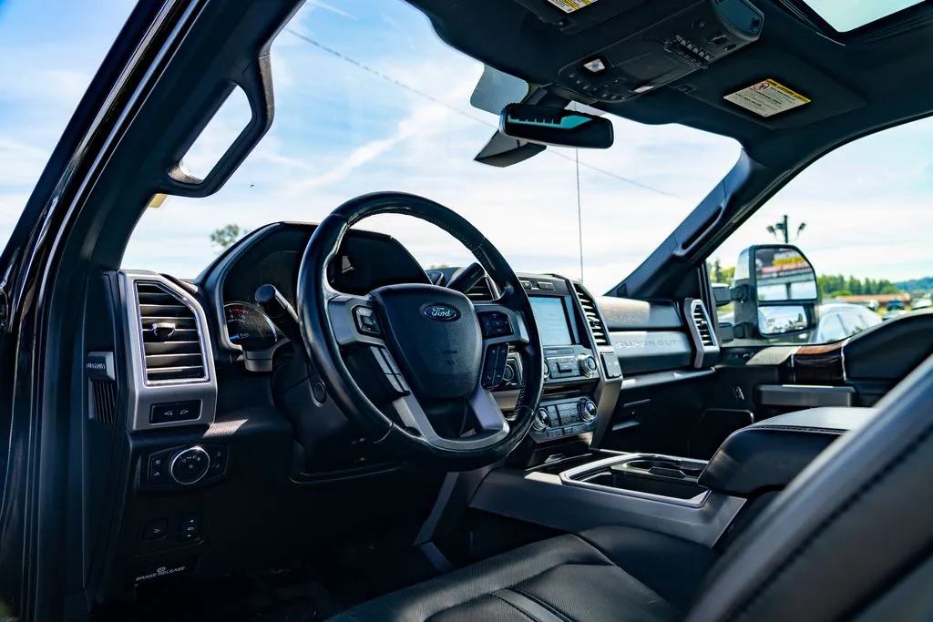 Ford F-250SD photo 14