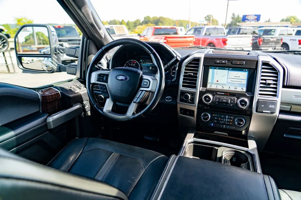 Ford F-250SD photo 27