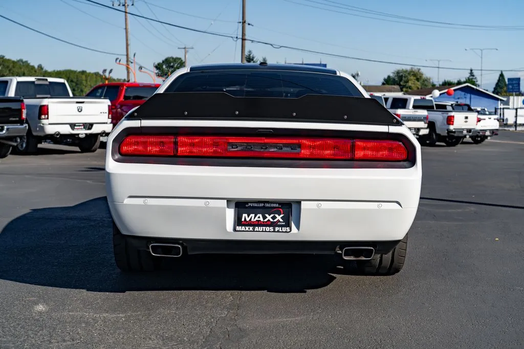 Dodge Challenger photo 10