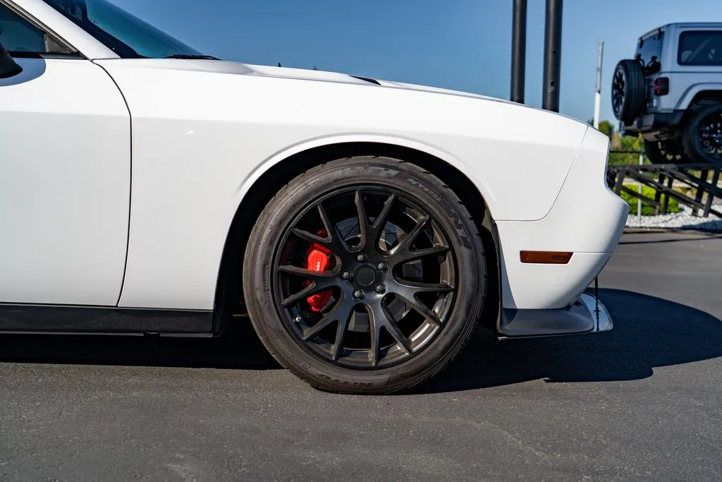 Dodge Challenger photo 7