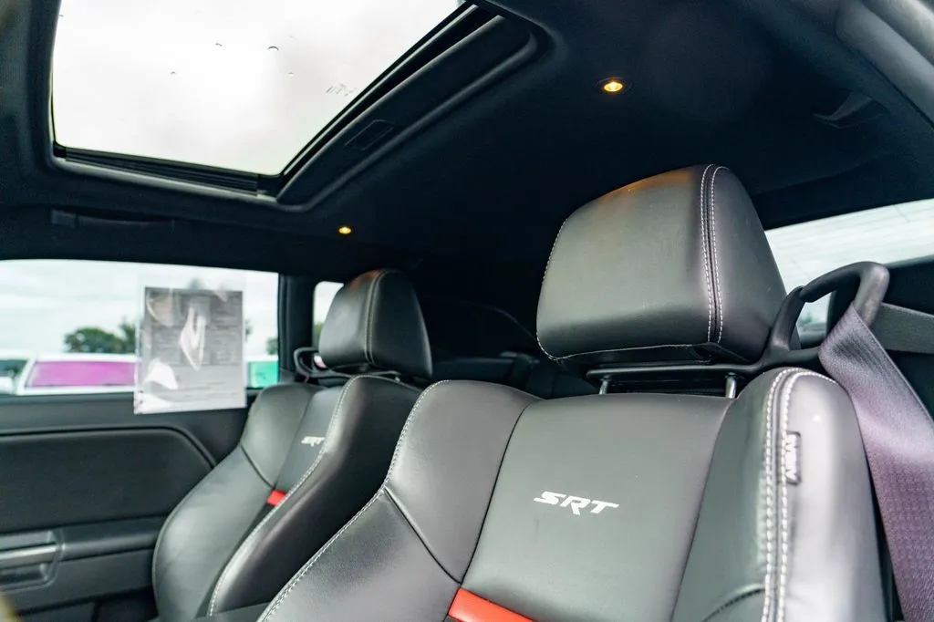Dodge Challenger photo 19