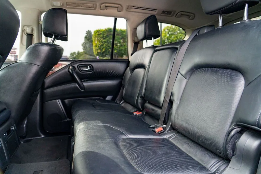 Infiniti QX80 photo 17