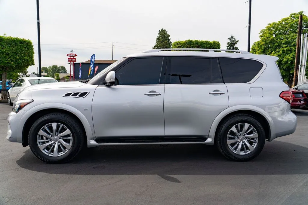 Infiniti QX80 photo 12