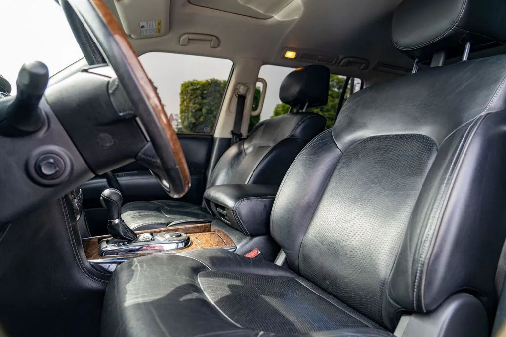 Infiniti QX80 photo 15