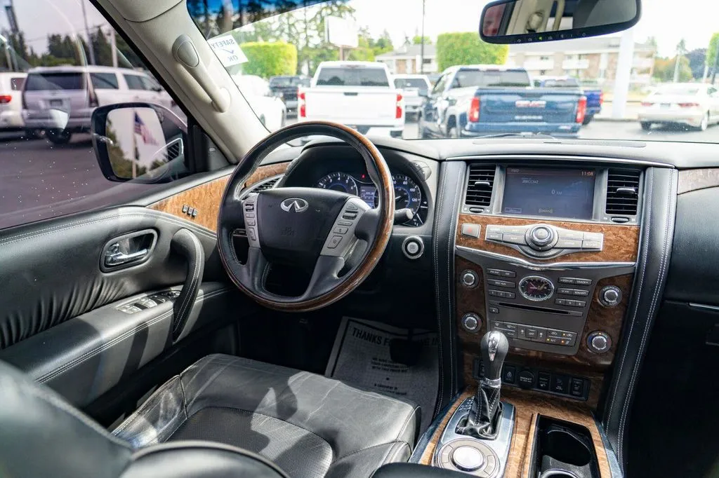 Infiniti QX80 photo 28