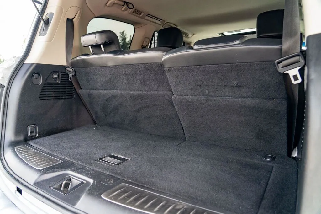 Infiniti QX80 photo 31