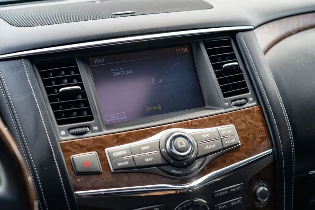 Infiniti QX80 photo 24