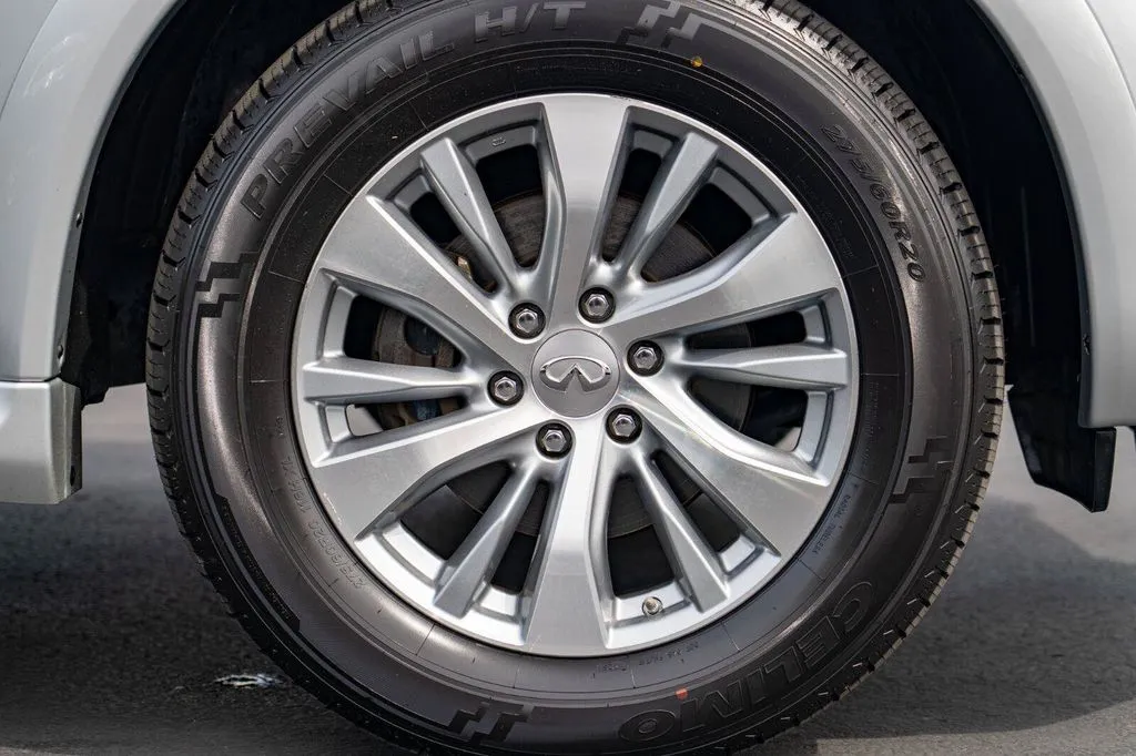 Infiniti QX80 photo 7