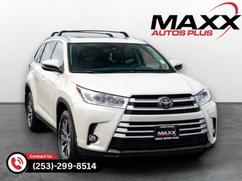 White 2019 Toyota Highlander XLE for sale in Puyallup, WA