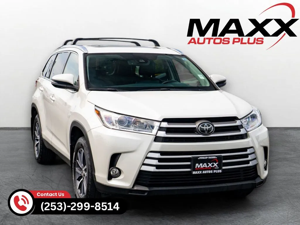 White 2019 Toyota Highlander XLE for sale in Puyallup, WA