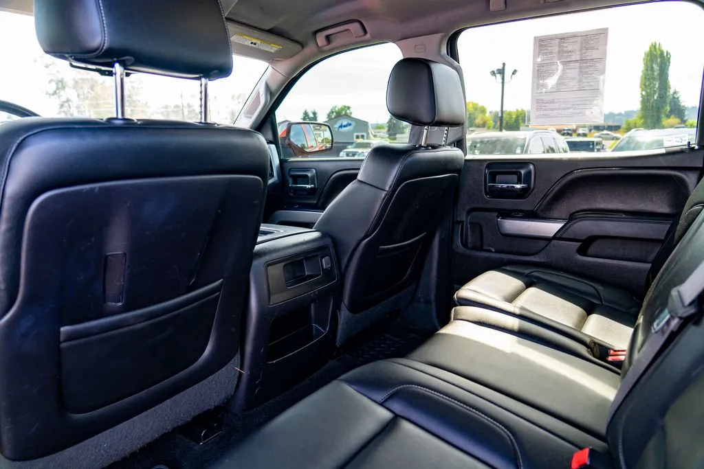 Chevrolet Silverado photo 16