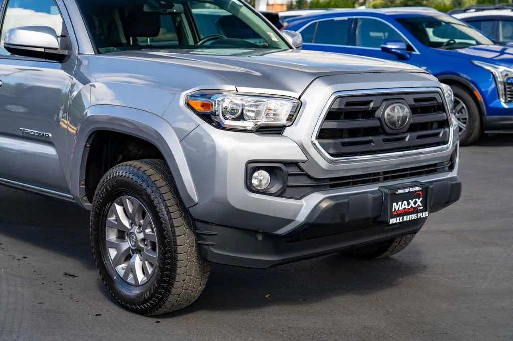 Toyota Tacoma photo 6